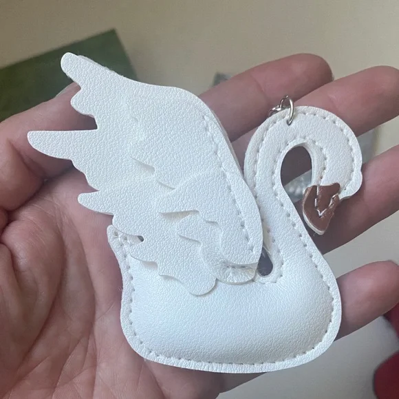 Bundle of purse charms & keychains - Picture 8 of 8